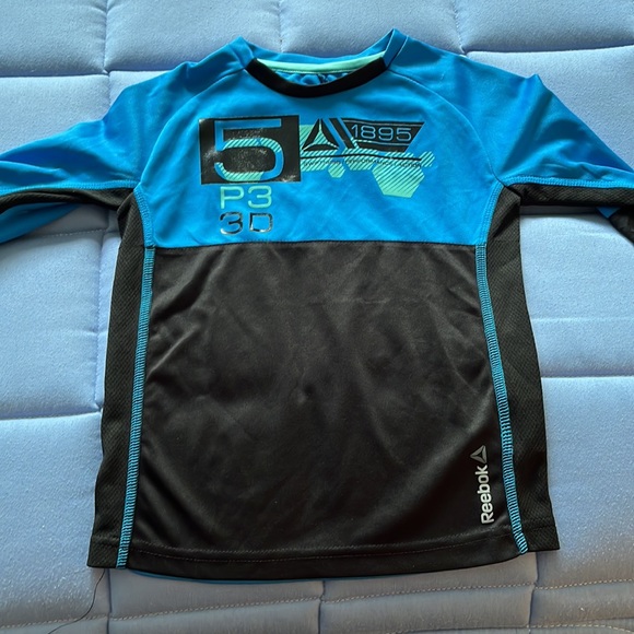 Bundle of 3 long sleeve boy’s tee shirts - pre- loved - Picture 3 of 4